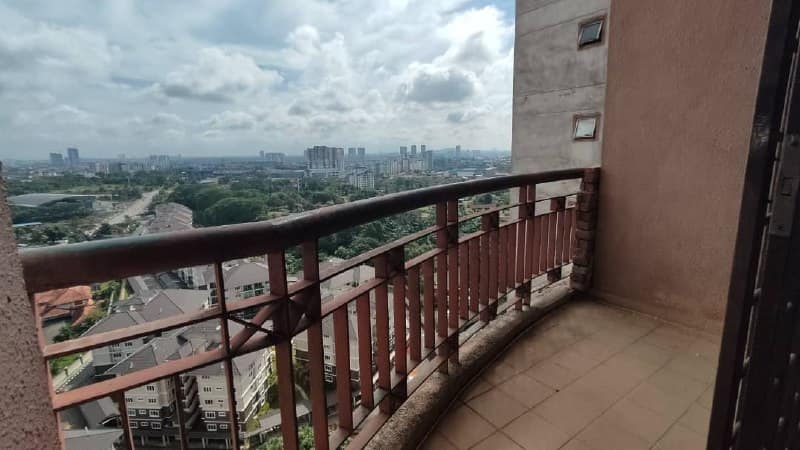 Condo Larkin Utama – photo 1