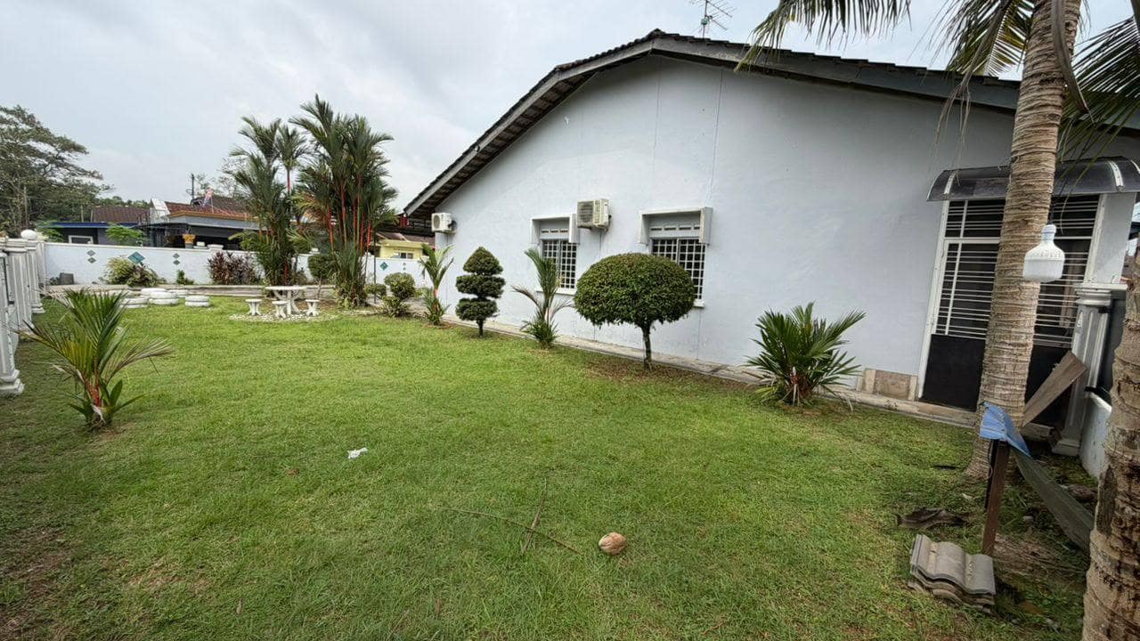1-Storey Terrace Corner Taman Kota Masai – photo 1