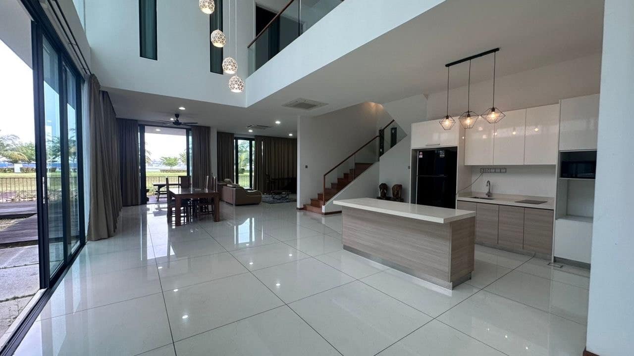 3-Storey Bungalow Senibong Cove – photo 1