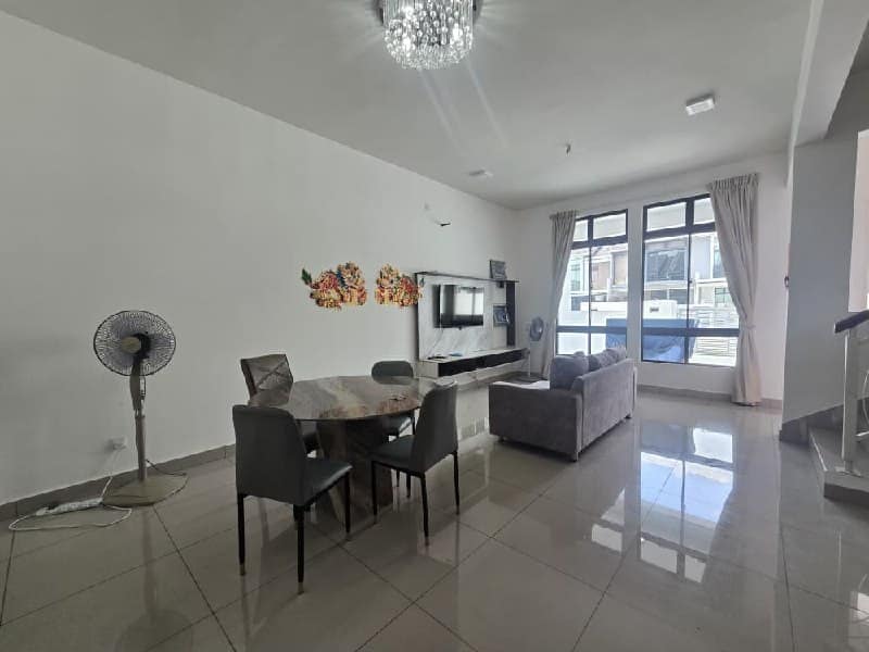 2-Storey Terrace Jalan Seri Austin 5/XX – photo 1