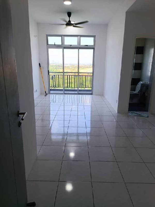 Service Apartment Seri Austin – photo 1