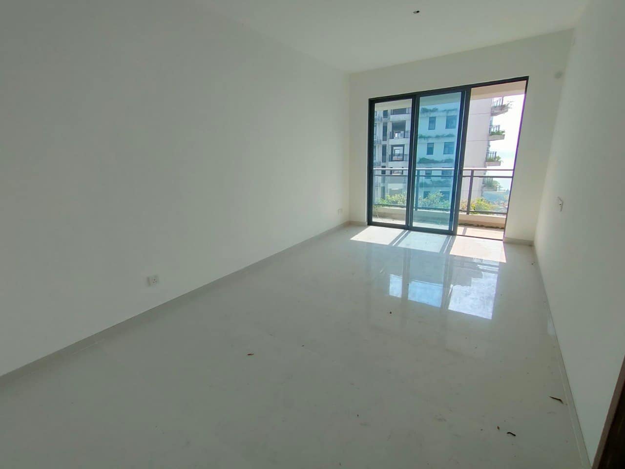 Condo Forest City – photo 1