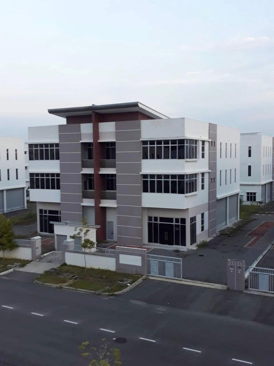 3-Storey Semi-D Factory Tanjung Pelepas – photo 1