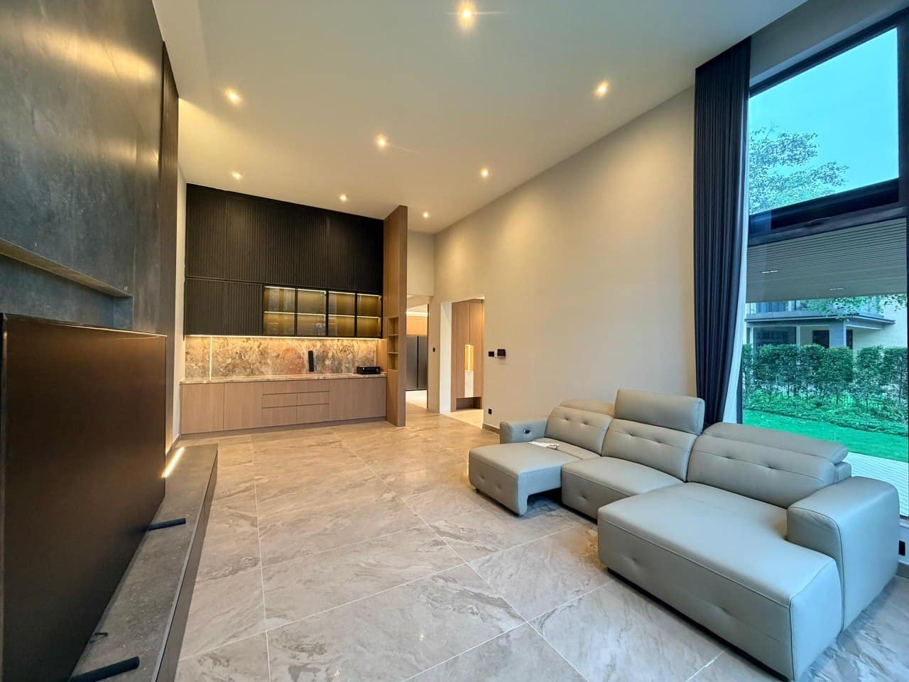 2.5 Storey Cluster House Forest City Golf Course Villa – photo 1