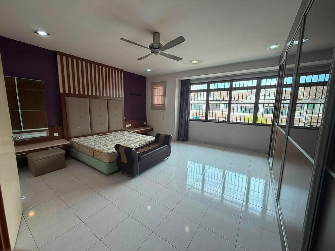 2-Storey Terrace Mount Austin - Austin Boulevard – photo 1