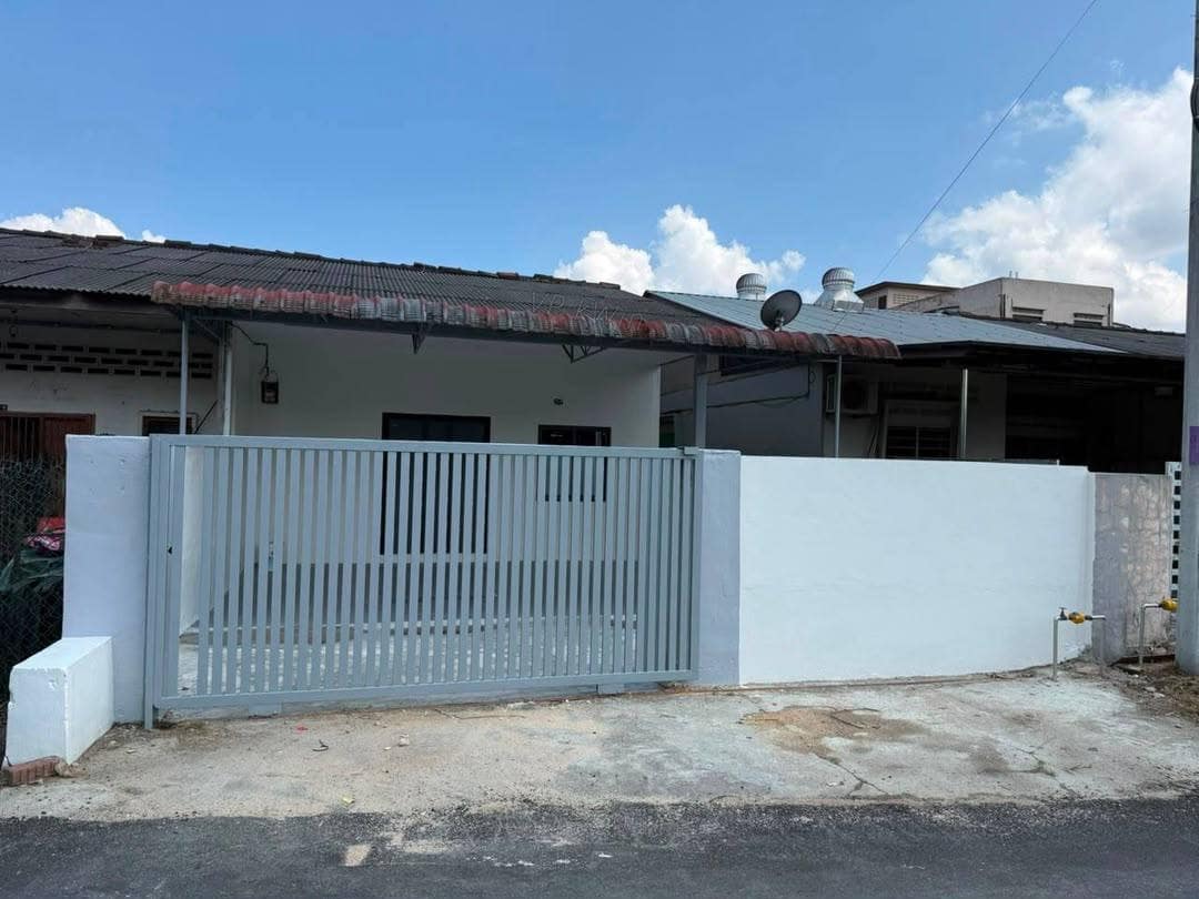 Single Storey Terrace End Lot Taman Seraya – photo 1