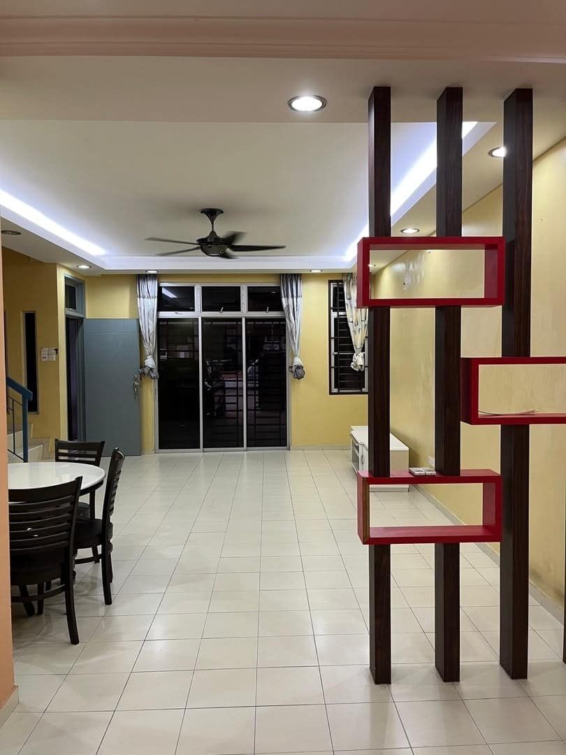 Double Storey Terrace End Lot Taman Sierra Perdana – photo 1