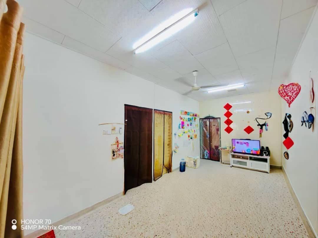 Single Storey Terrace House Johor Jaya – photo 1
