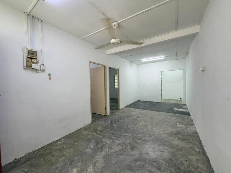 Single Storey Low Cost House Jalan Pakis Sri Pulai Kangkar Pulai – photo 1