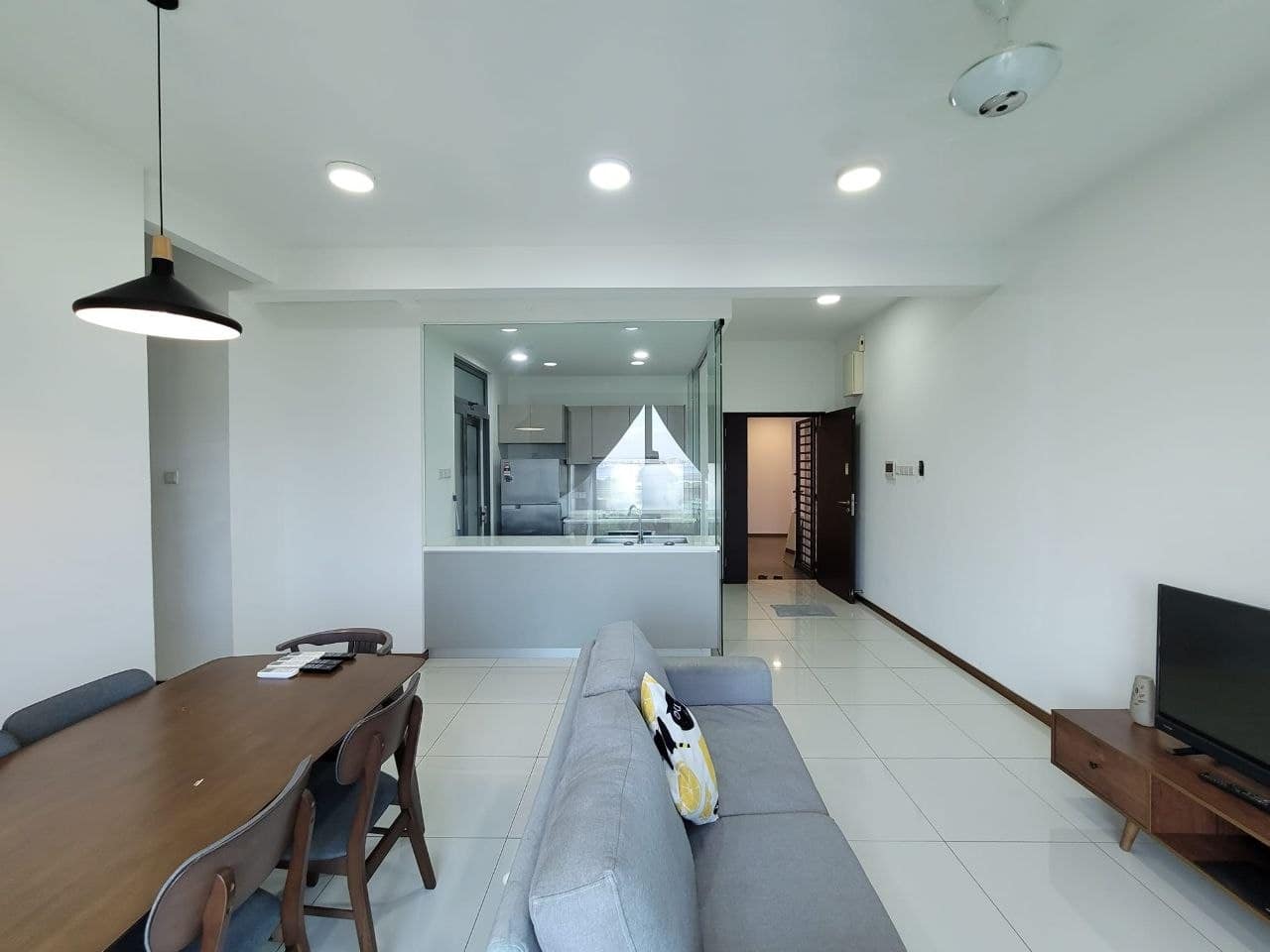 Condominium Crescent Bay Suites – photo 1