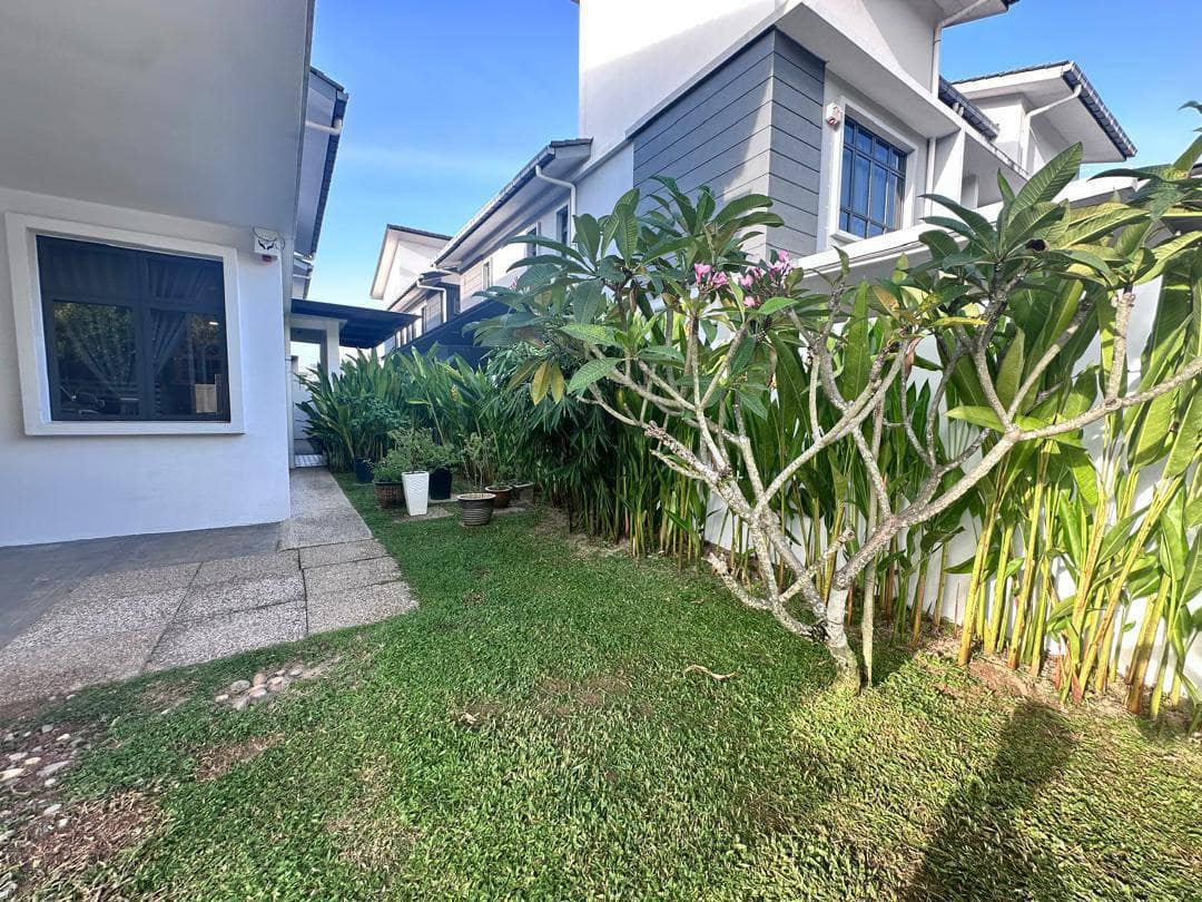 Double Storey Cluster House Glenmarie Johor – photo 1
