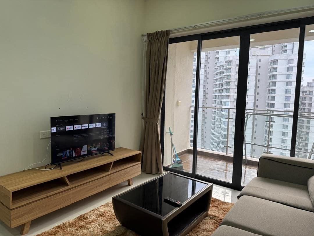 Condo Amberside Country Garden Danga Bay – photo 1
