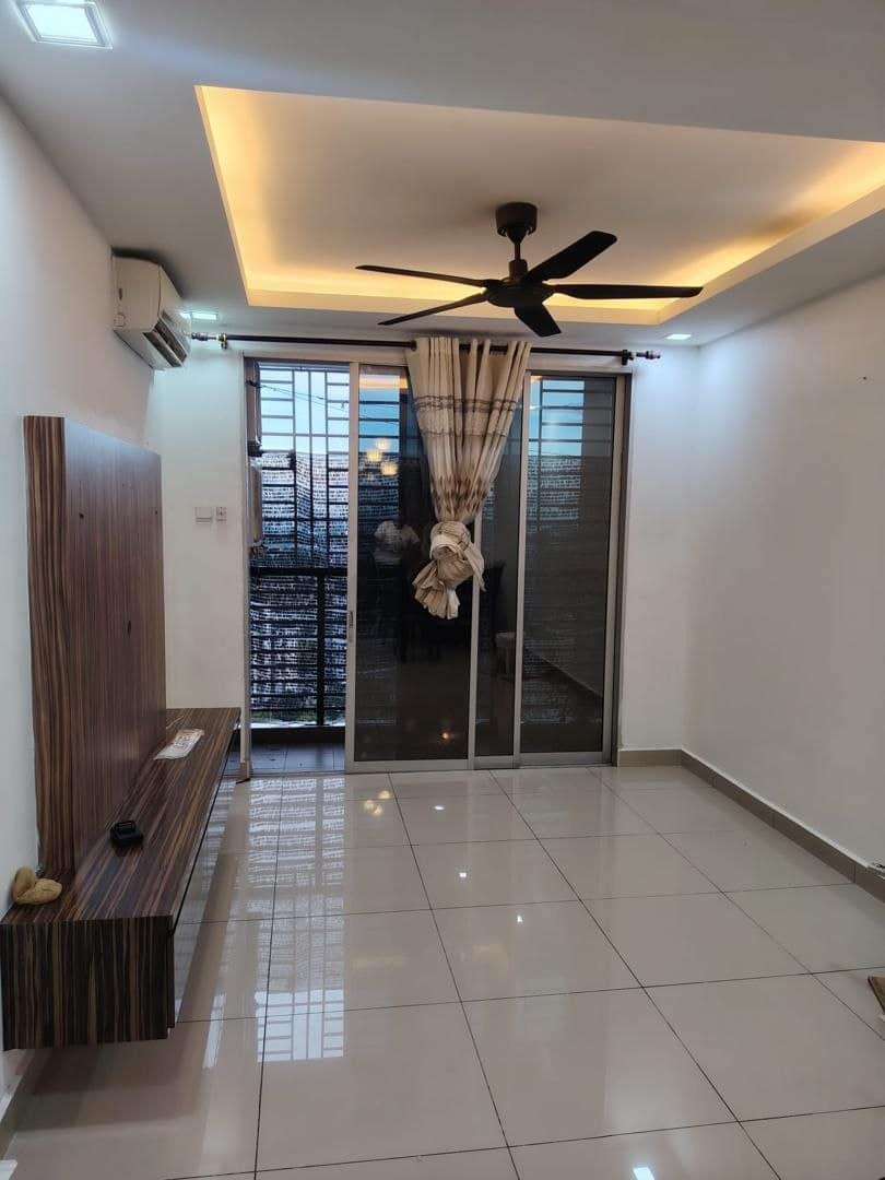 Condo Larkin Heights – photo 1