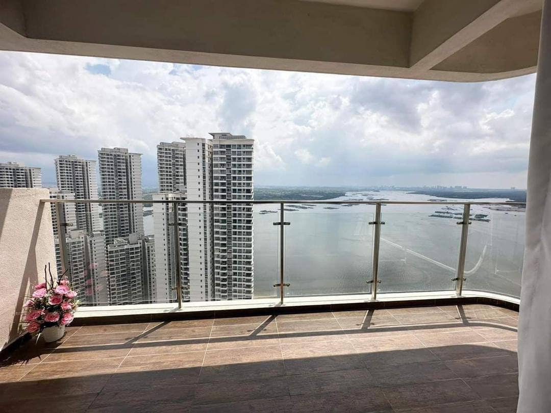 Condo Amberside Country Garden Danga Bay – photo 1