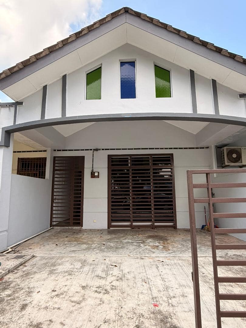 Single storey terrace Jalan Tiong – photo 1