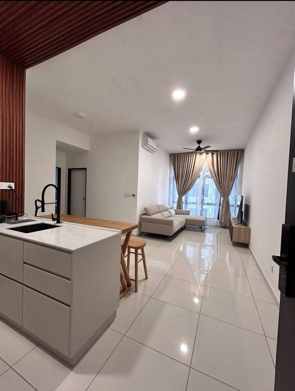 Condo Trellis Residences – photo 1