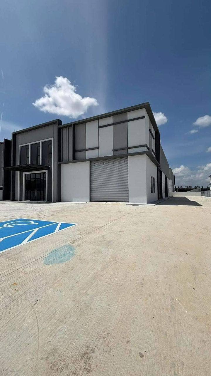 Semi-D Factory Eco Business Park 1 – photo 1