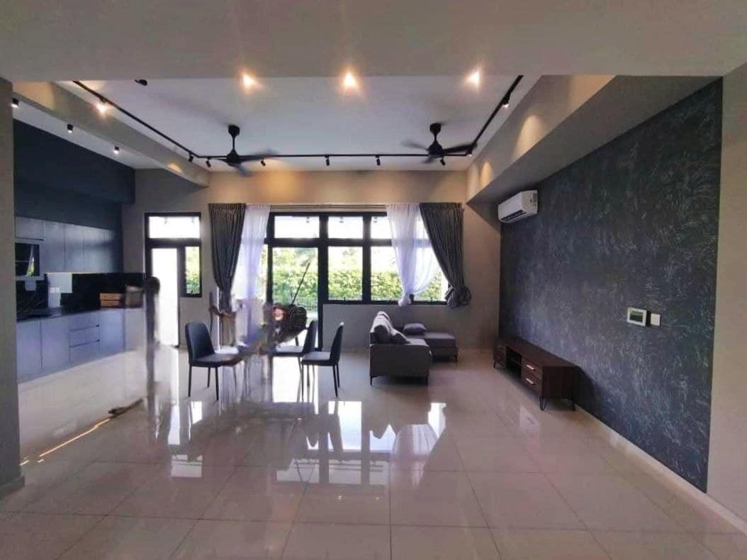 Intermediate lot Sunway Citrine Lakehomes – photo 1
