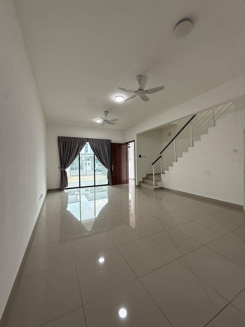 Double Storey Terrace House Adda Heights – photo 1