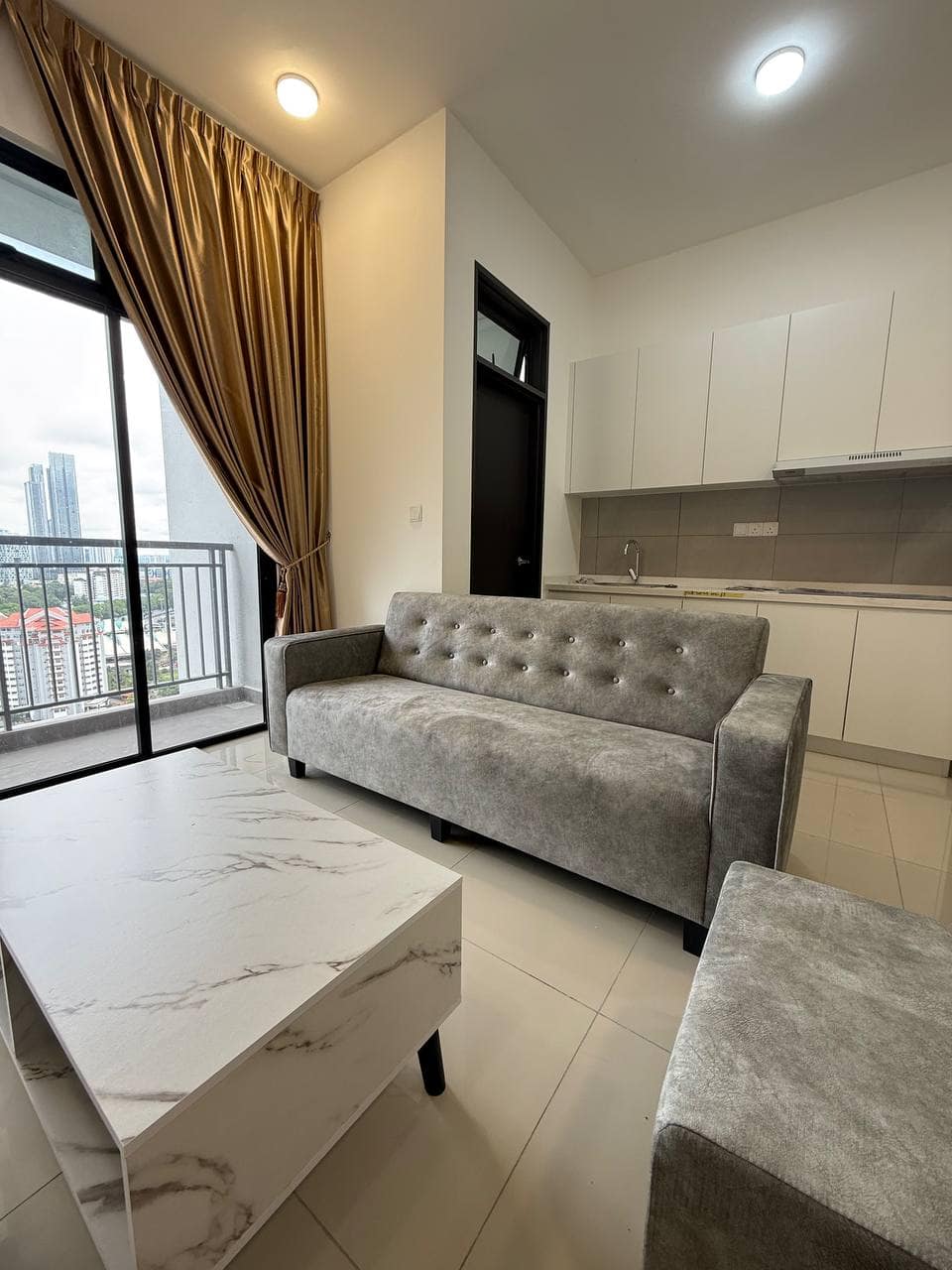 Condo Meldrum Height – photo 1