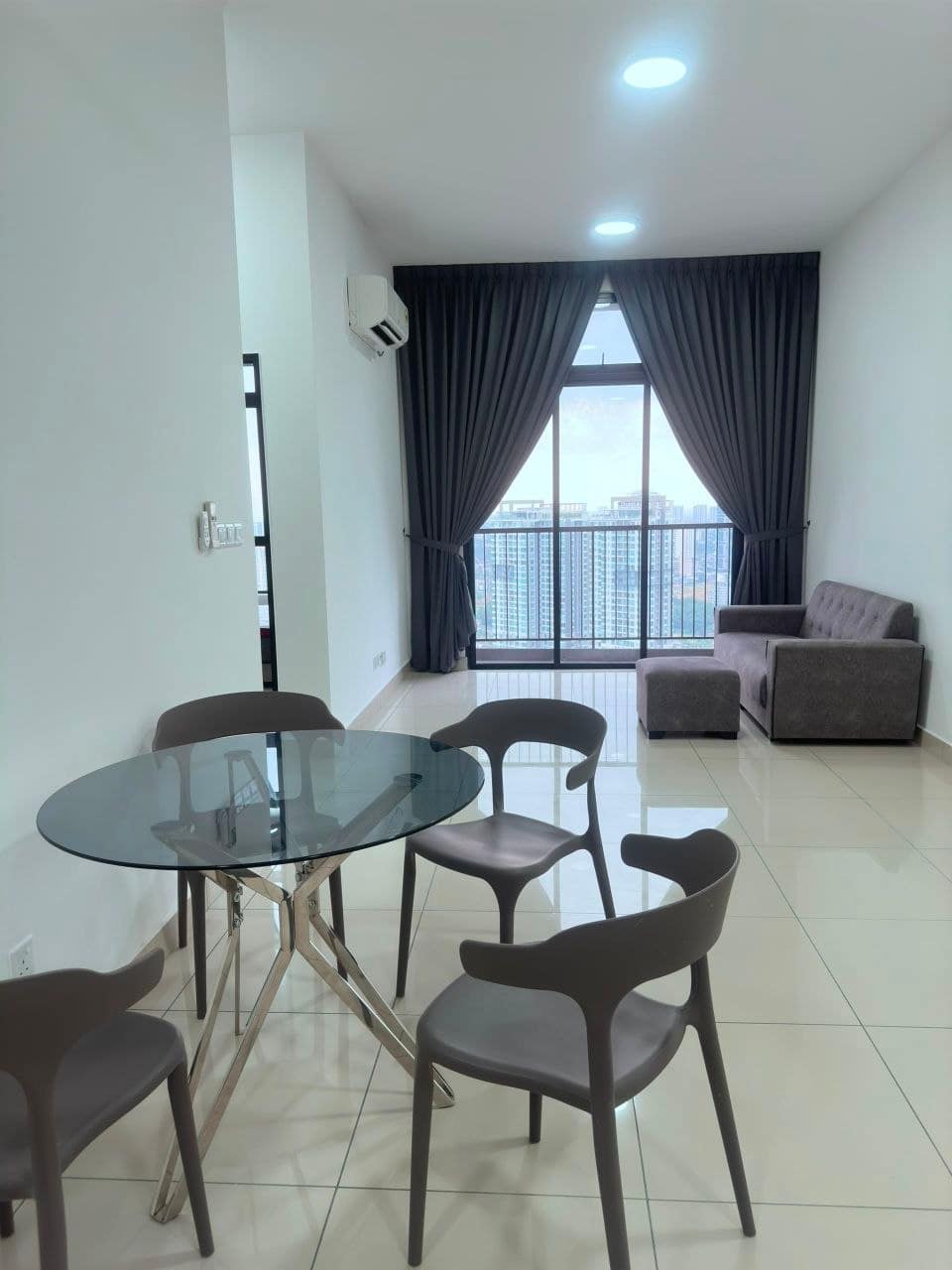 Condominium Twin Tower Residence – photo 1