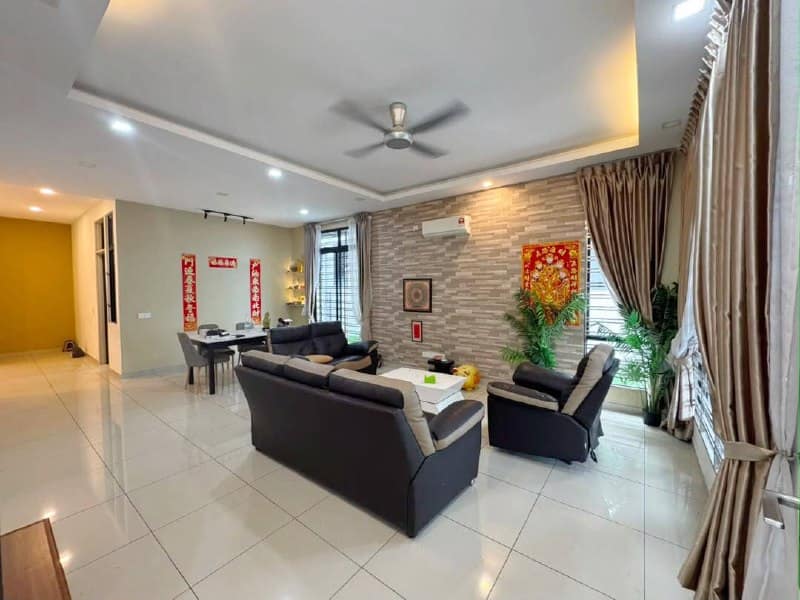 Double Story Cluster House Bukit Indah – photo 1