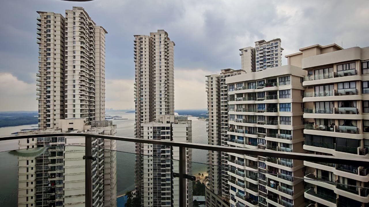 Condo Country Garden Danga Bay – photo 1