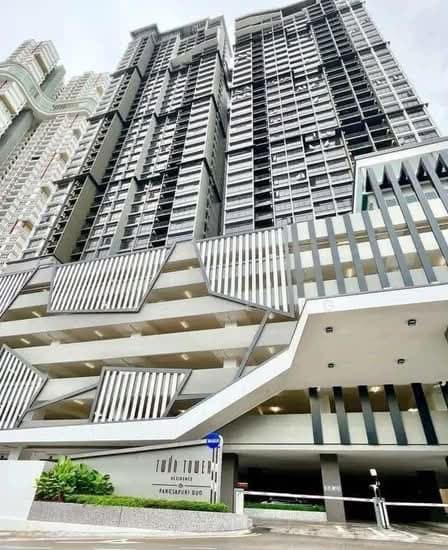 Twin Tower – photo 1