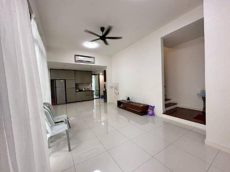 Double Storey Terrace Avira Medini – photo 1