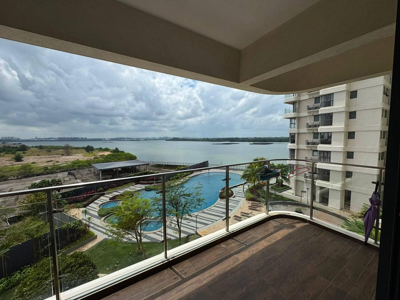 Condo Kings Bay @ Country Garden Danga Bay – photo 1