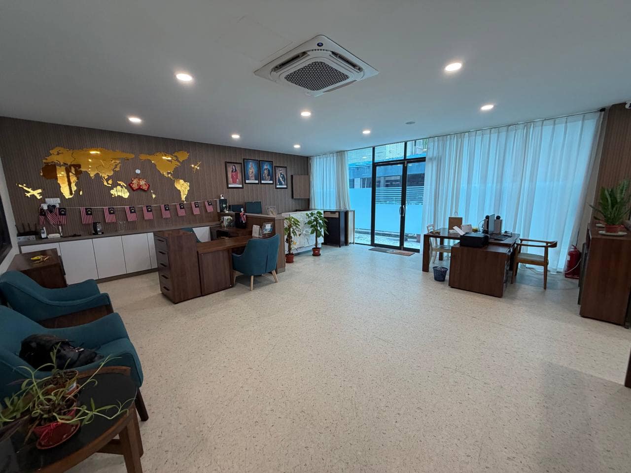Office Shop Lot Country Garden Danga Bay – photo 1