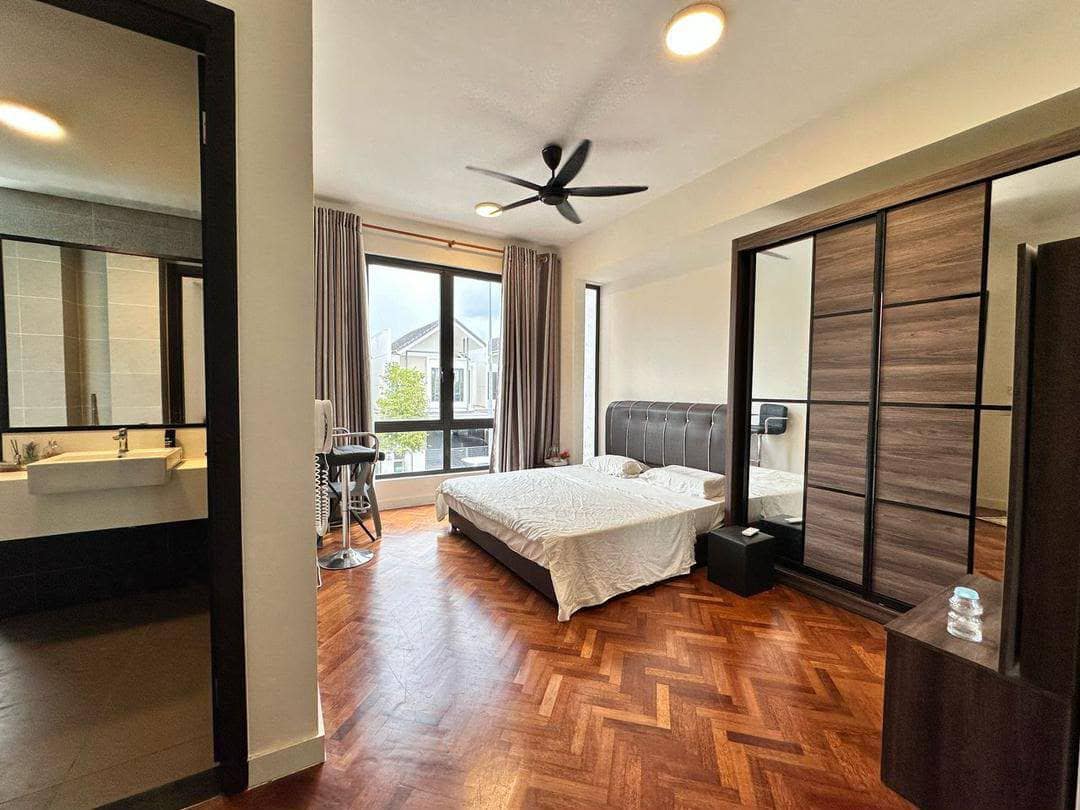 2-Storey Terrace Avira Medini – photo 1