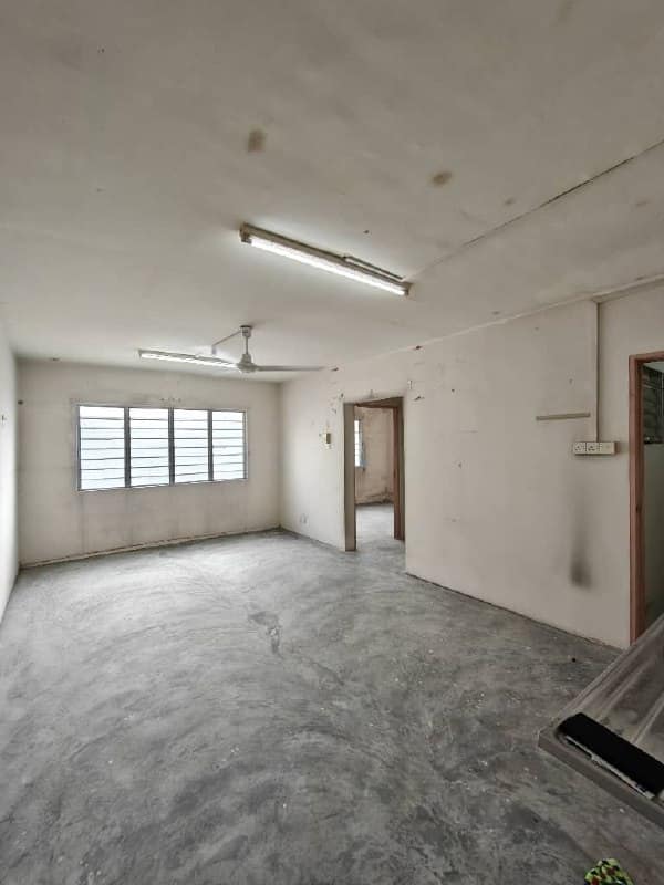 Flat Serantau Flat – photo 1