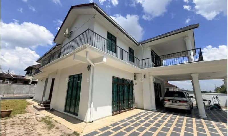 Double Storey Bungalow Taman Bukit Kempas – photo 1