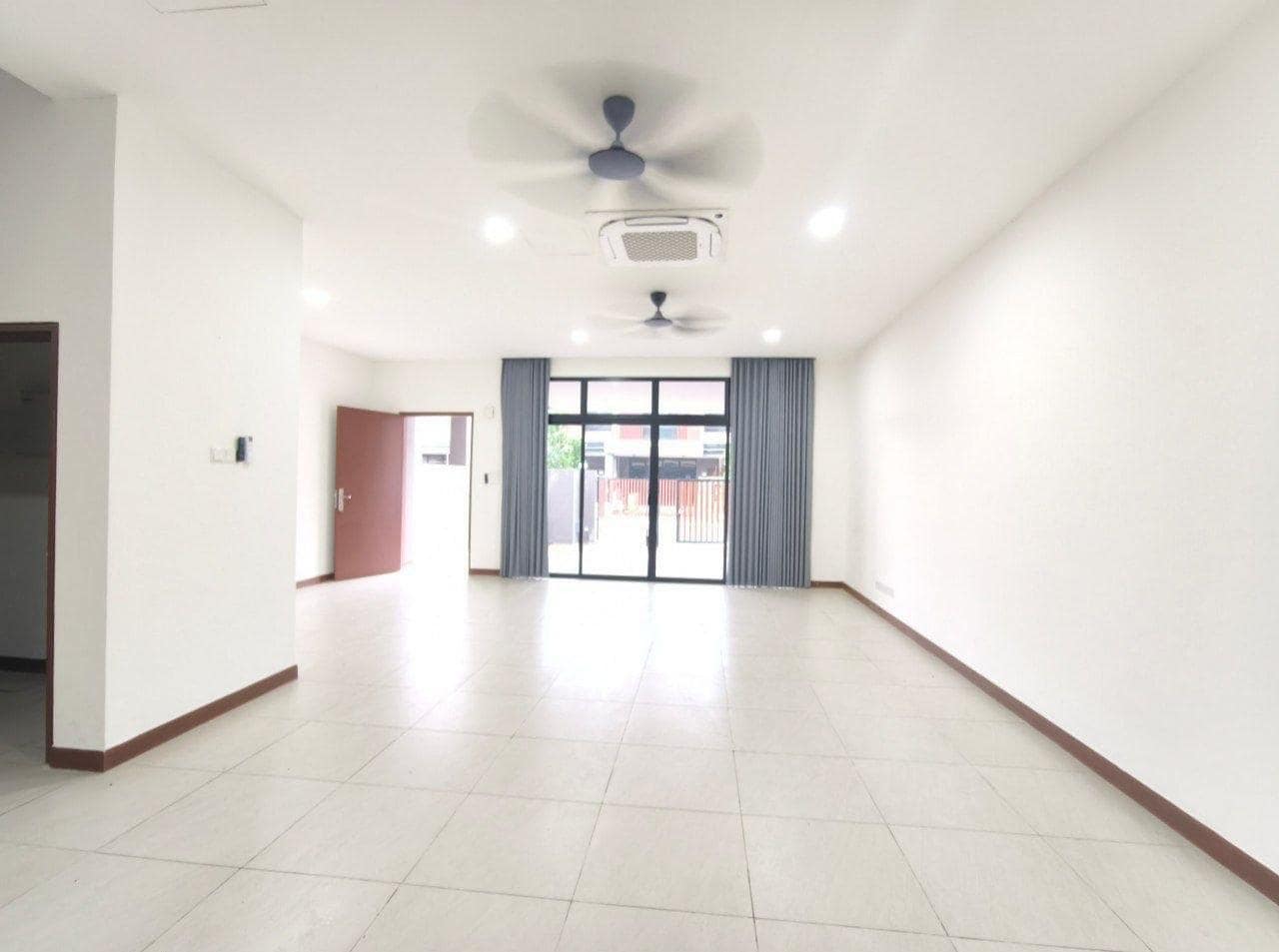 Townhouse Sunway Citrine Lakehomes – photo 1
