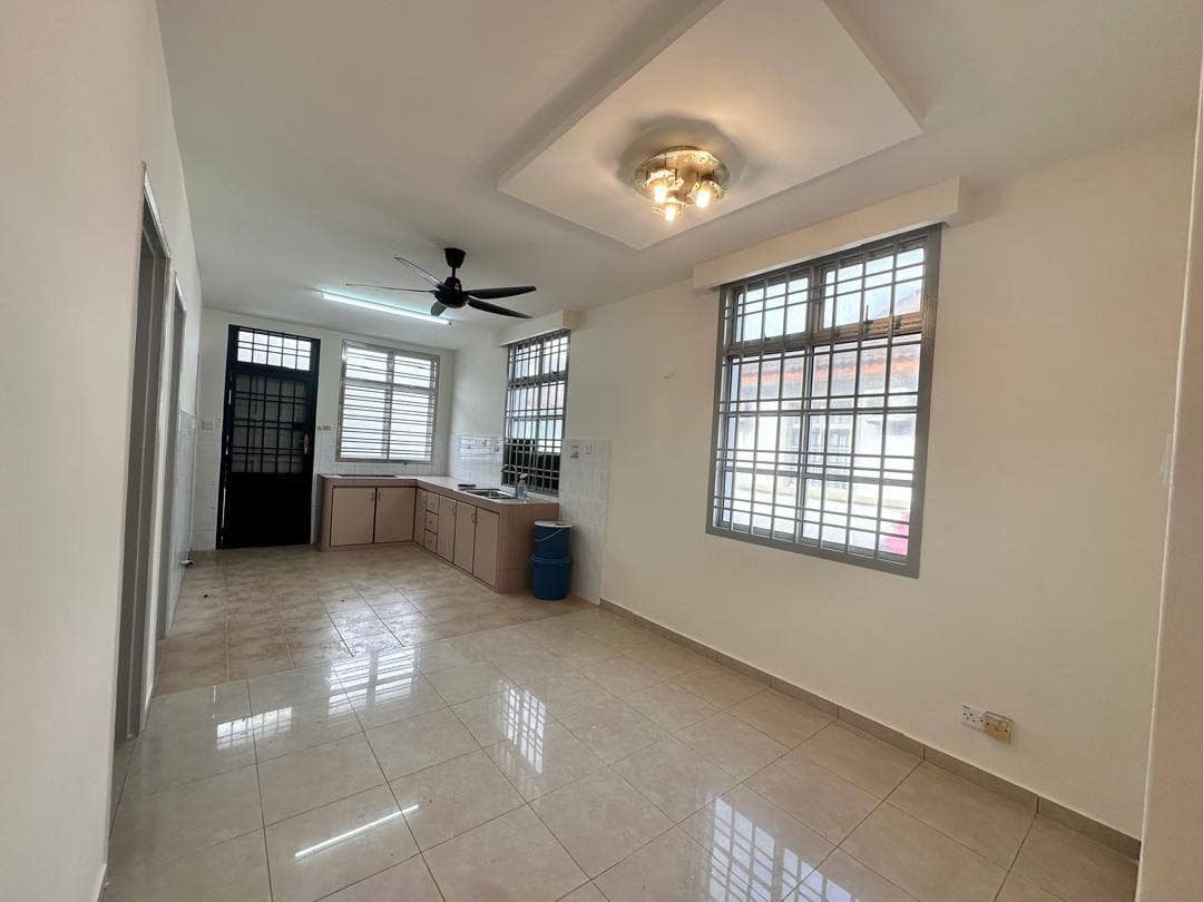 Single Storey Terrace Endlot Bukit Indah – photo 1