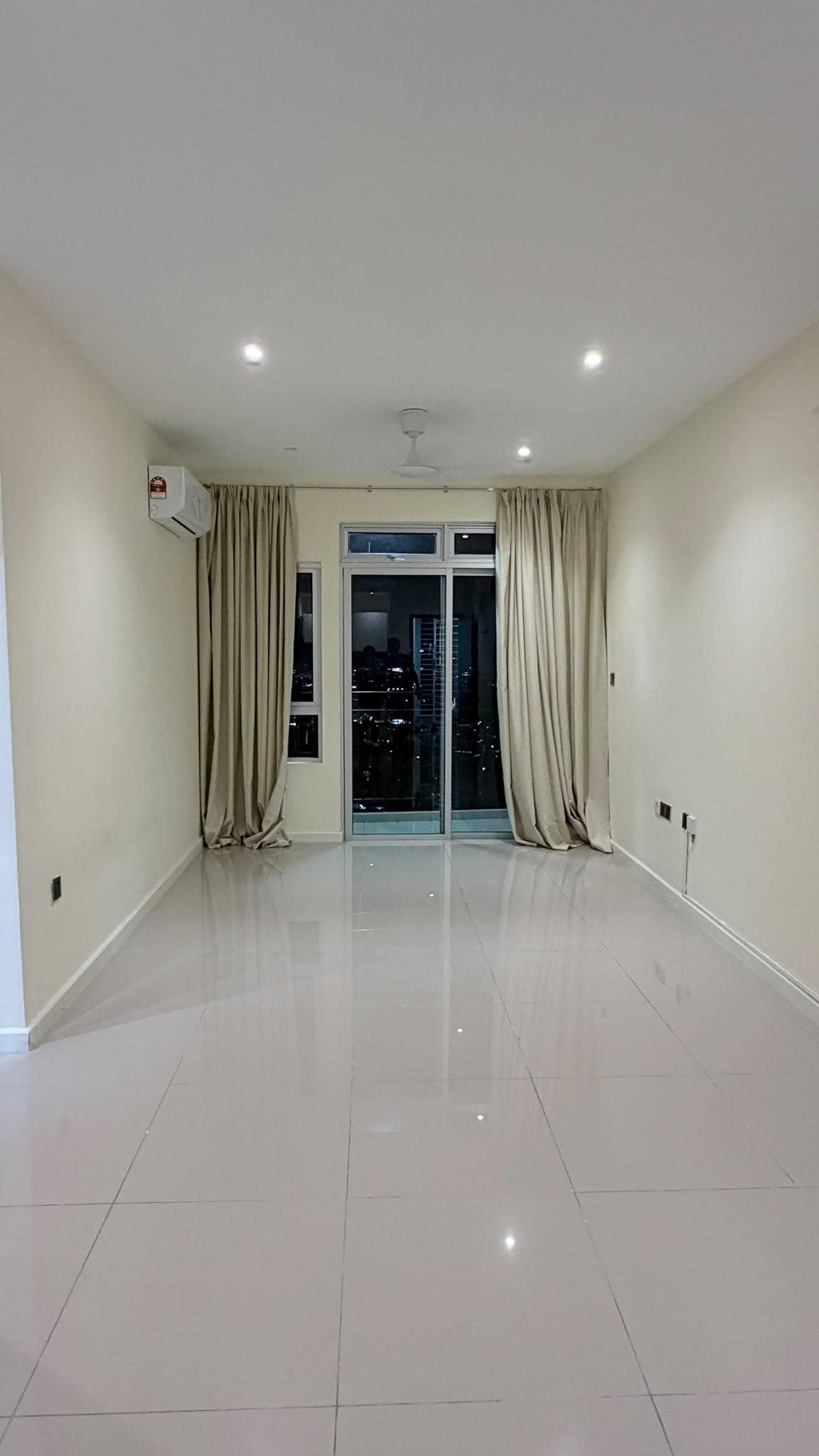 Condominium One49 Residence – photo 1