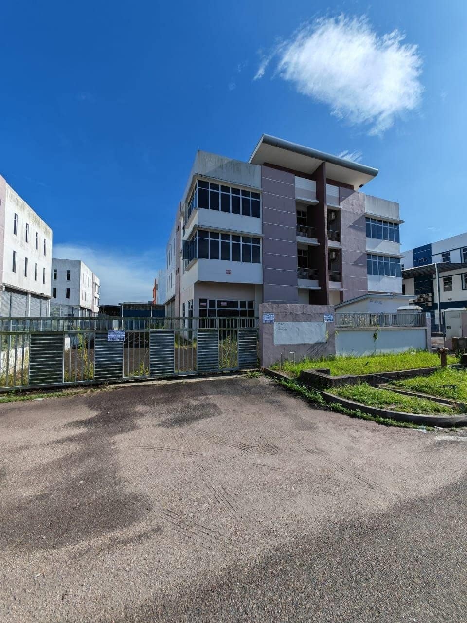3 Storey Semi Detached Factory I-Parc Tanjung Pelepas – photo 1