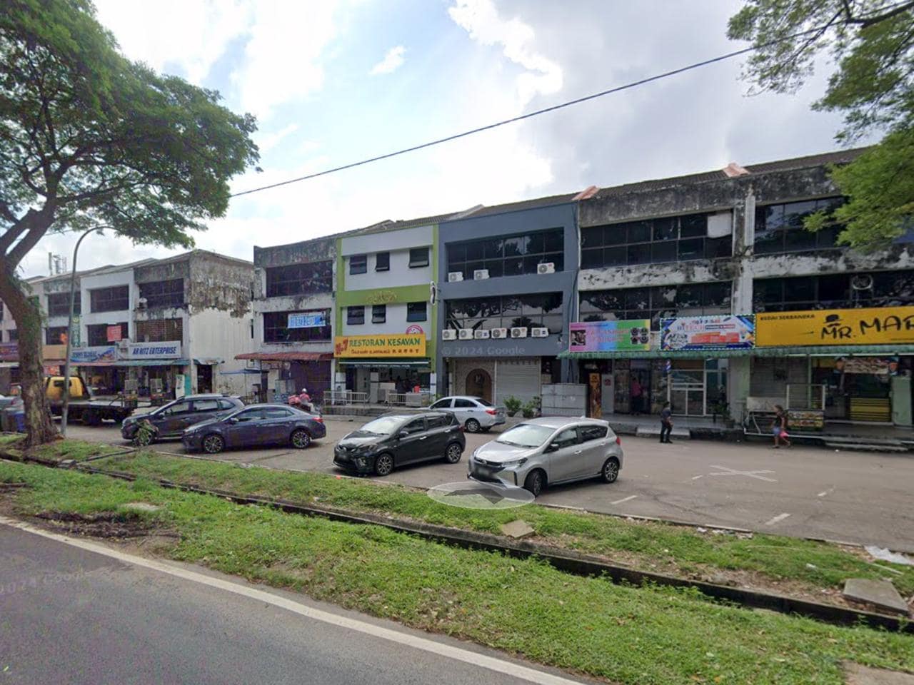 3 Storey shop lot Jalan Jaya Mas 1 – photo 1