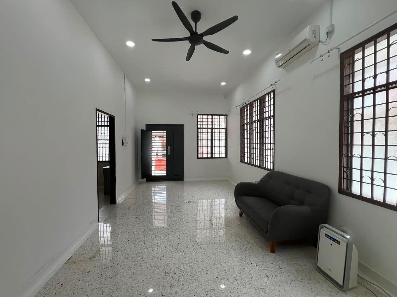 Single Storey Semi-D Paradigm Mall Area Taman Bukit Mewah – photo 1
