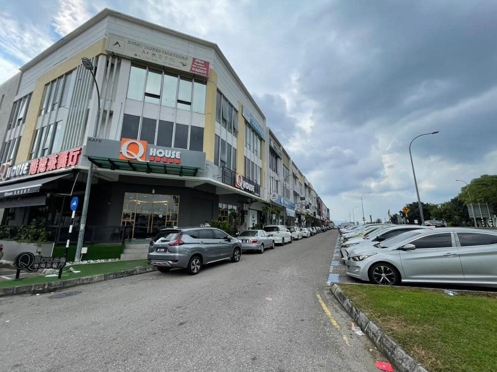 Triple Storey Shoplot Jalan Pendekar @ Tun Aminah – photo 1