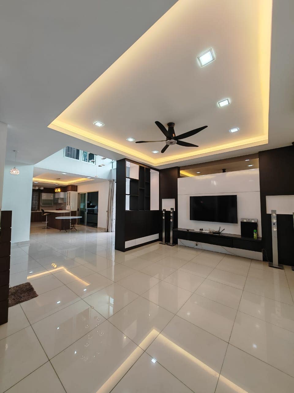 2.5-Storey Terrace House Sutera Utama – photo 1
