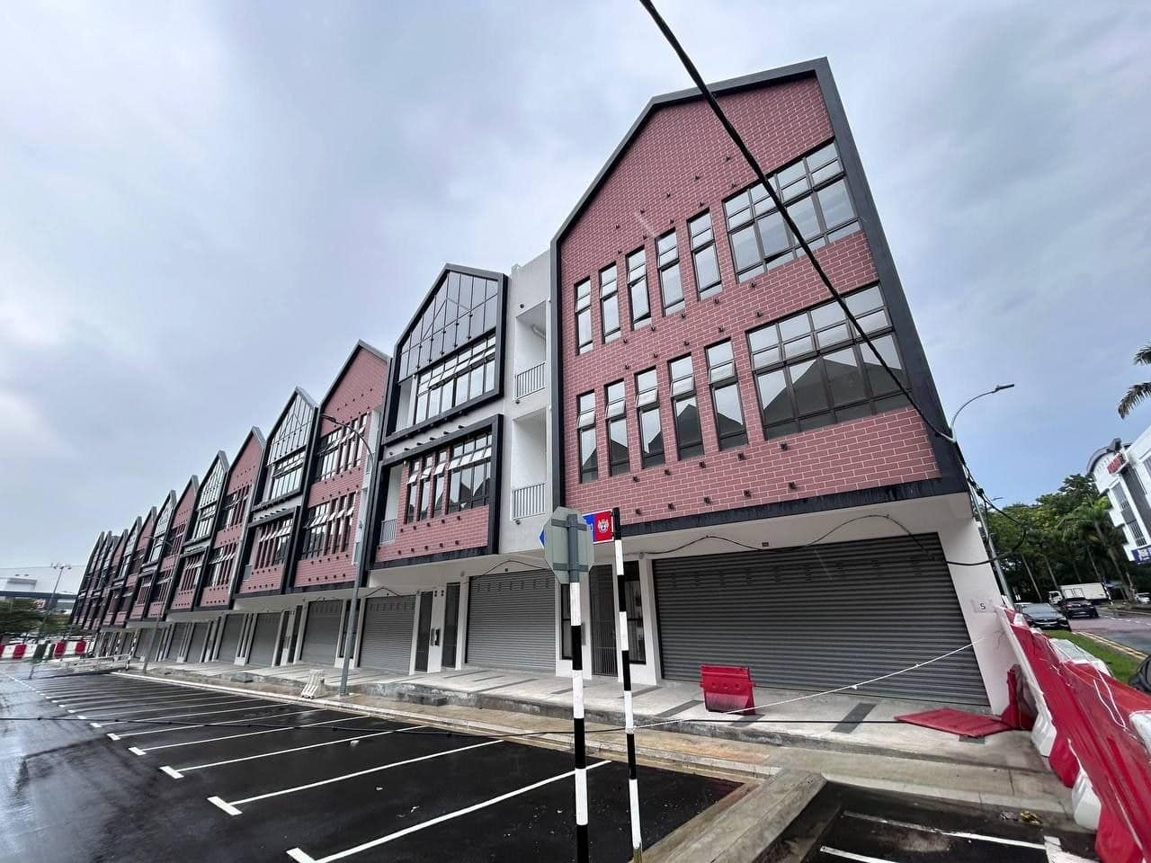 3-Storey Commercial Shop-Office (Intermediate) Sutera Square – photo 1