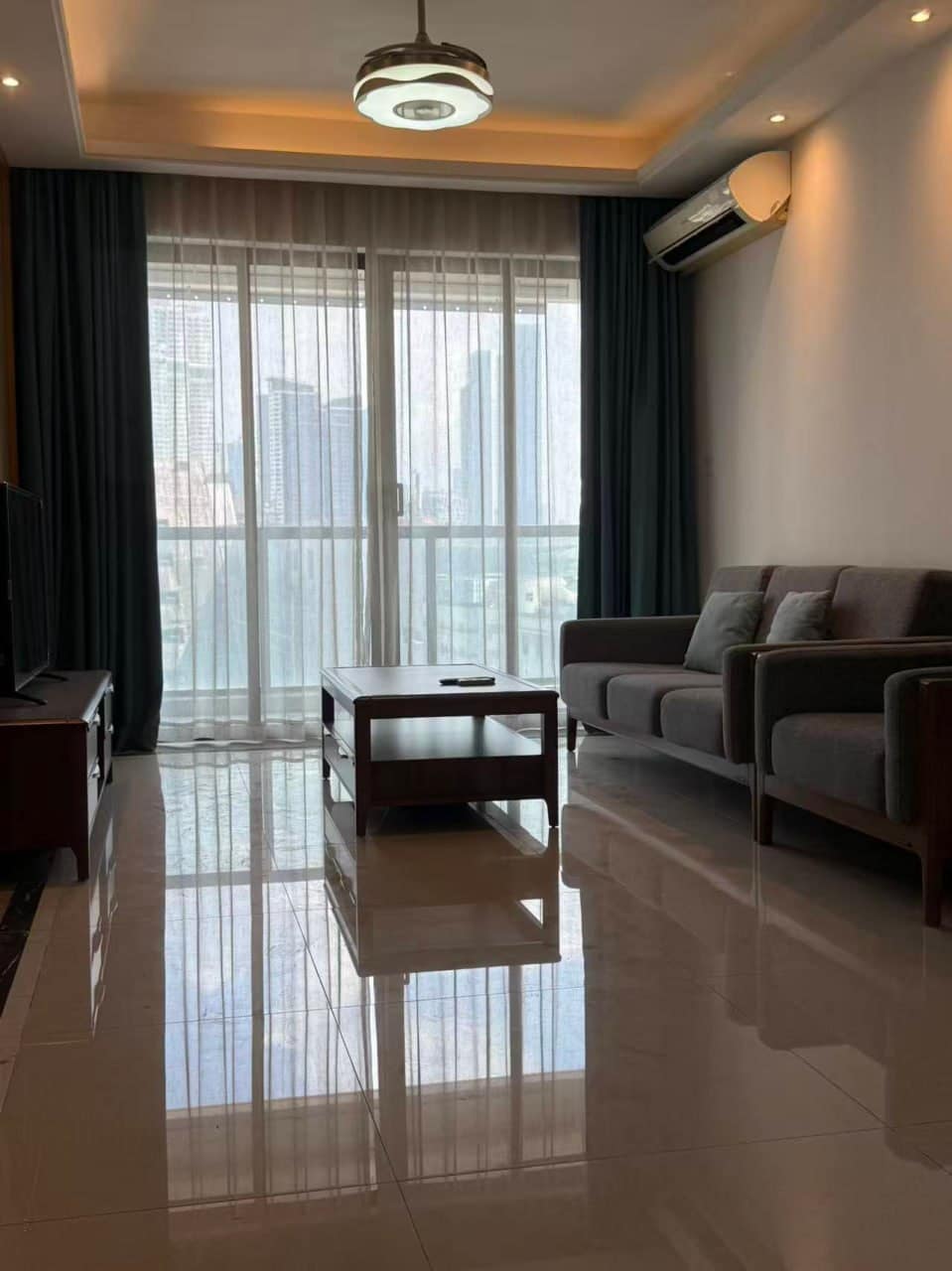 Dual Key Apartment R&F Princess Cove – photo 1