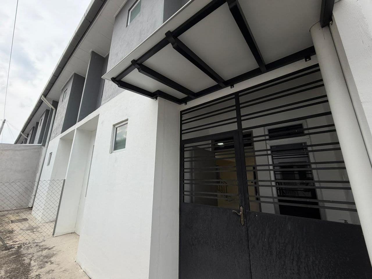 1.5-Storey Terrace House Taman Molek – photo 1