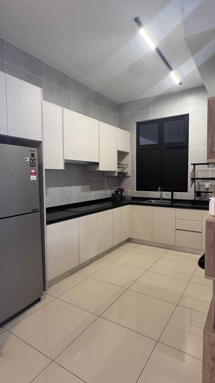 FOR RENT (JC6862)
Walking distance to CIQ
Twin tow… – photo 1
