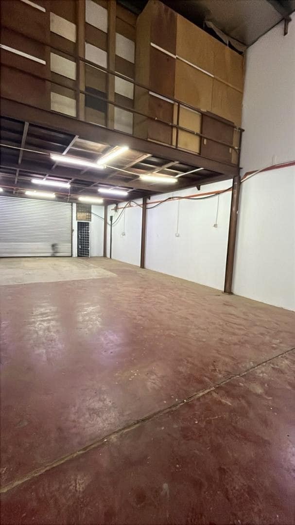 Single Storey Terrace Mount Austin – photo 1