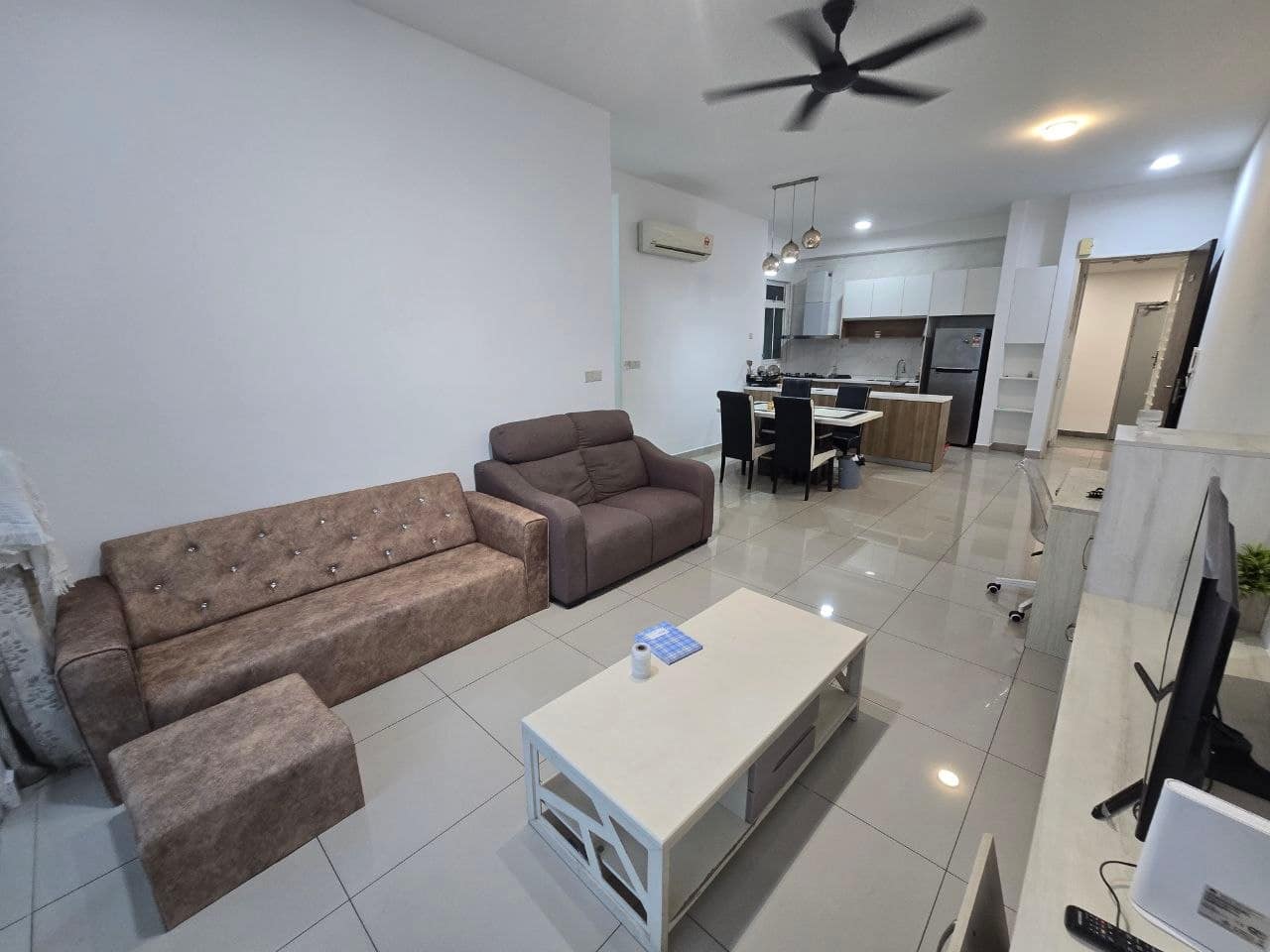 Condominium Twin Galaxy Residence – photo 1