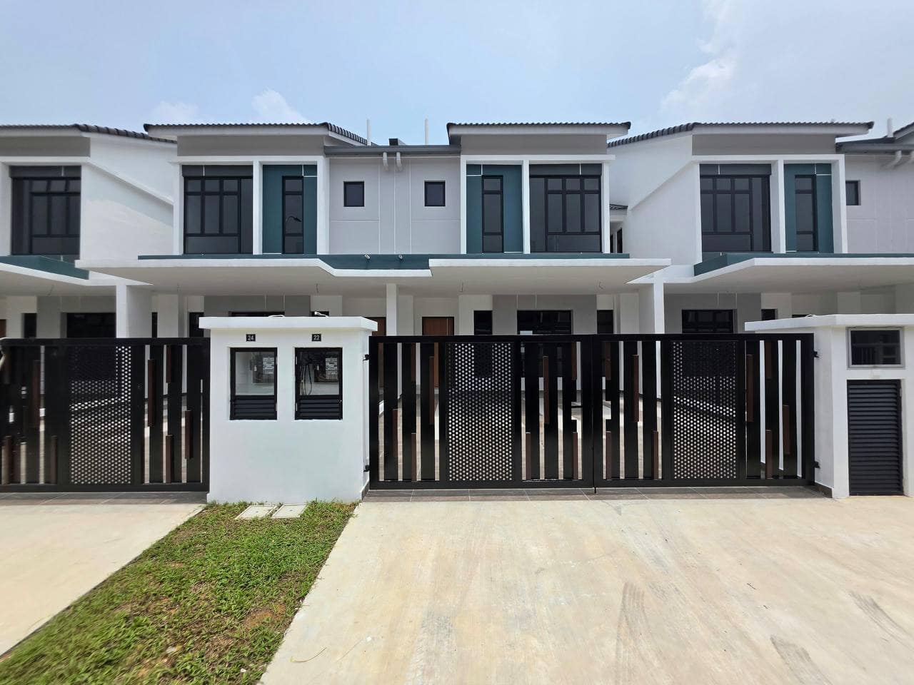Double Storey Terrace Taman Impian Emas – photo 1