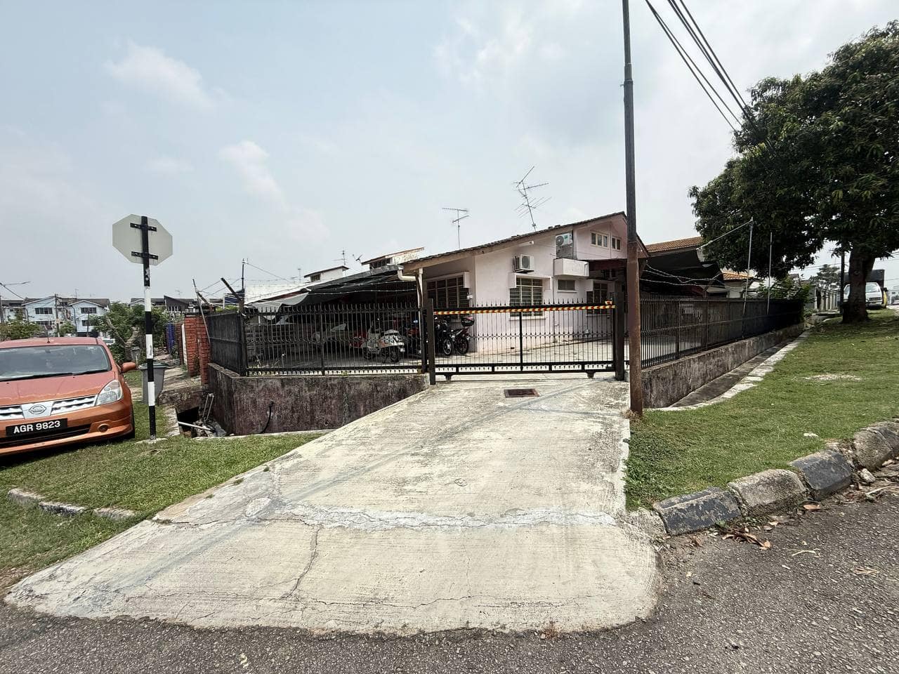 Single Storey Corner House Taman Pelangi – photo 1